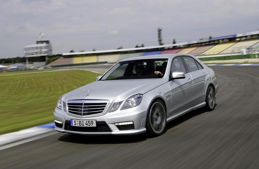  Mercedes-Benz E63 AMG 2009 года  (фото 18 из 26)